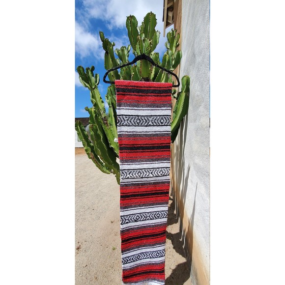 Red color mexican blanket warm and thick falsa blanket beach blanket - Picture 2 of 2